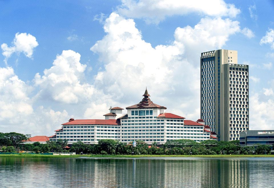 Sedona Hotel Yangon 8